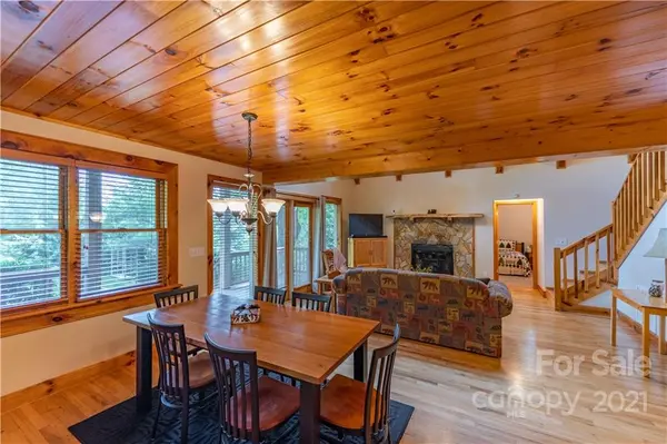 30 W Ridge RD, Piney Creek, NC 28663