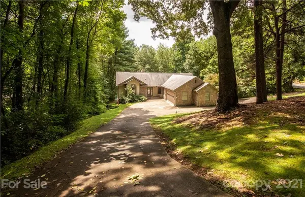 449 Oak Ridge DR, Clyde, NC 28721