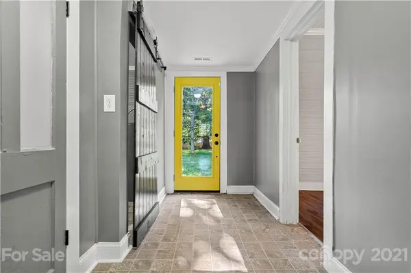 141 S Lackey ST, Statesville, NC 28677