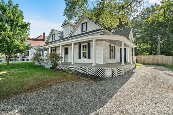 141 S Lackey ST, Statesville, NC 28677