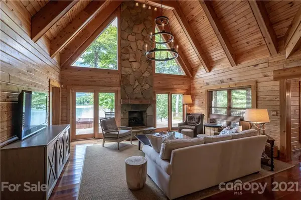 178 Harborside DR, Nebo, NC 28761