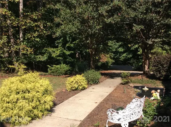 215 Winding Shore RD, Troutman, NC 28166