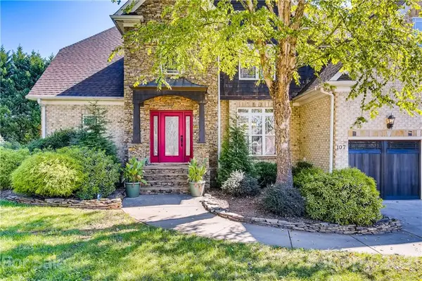 107 Cedar Woods DR, Mooresville, NC 28117