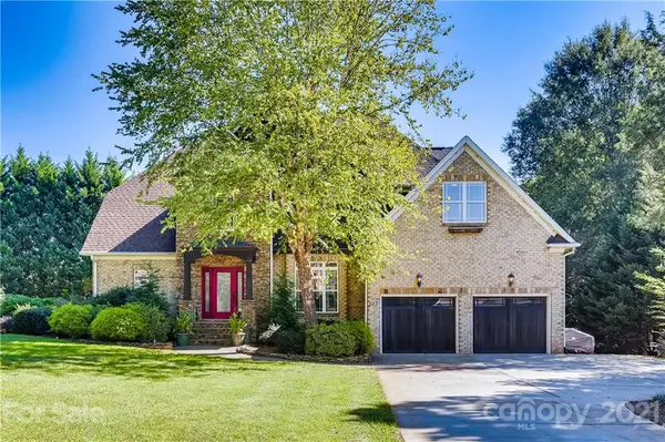 107 Cedar Woods DR, Mooresville, NC 28117
