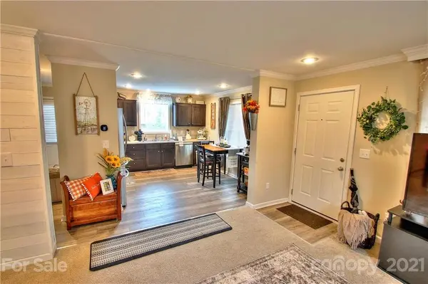 43 Janie DR, Clyde, NC 28721