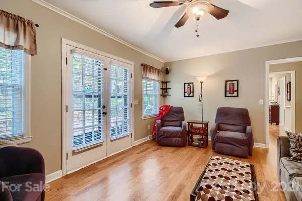 6921 Rocky Falls RD, Charlotte, NC 28211