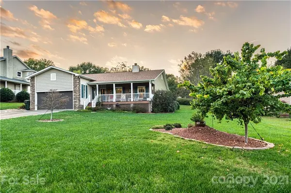 3665 10th Street DR, Hickory, NC 28601
