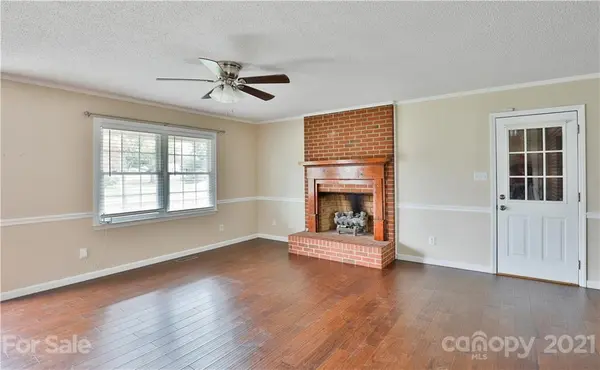 1009 Margrace RD, Kings Mountain, NC 28086