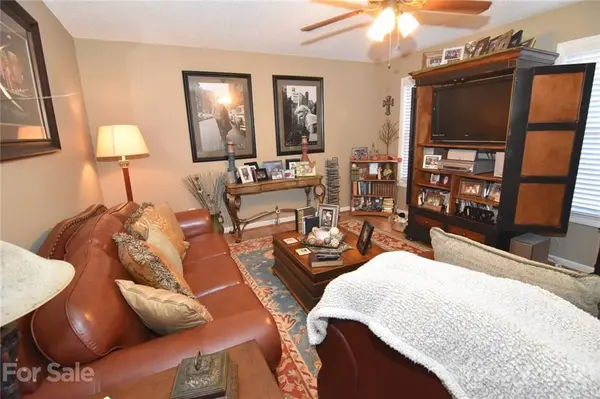 475 N Spring AVE, Newton, NC 28658