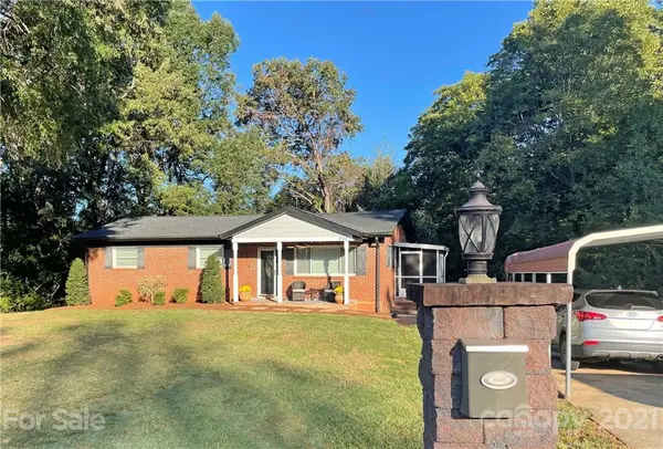 3144 Short RD, Hickory, NC 28602
