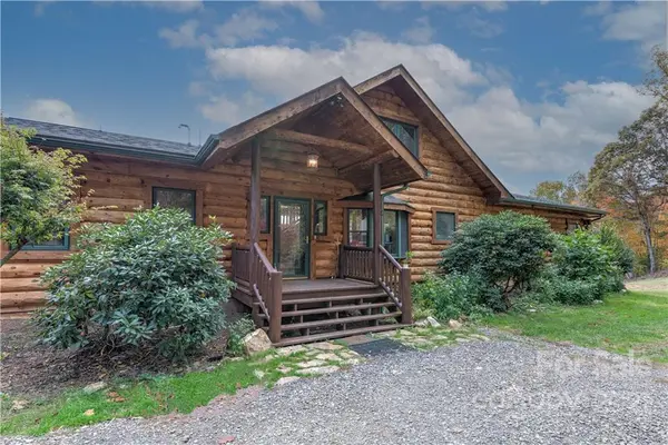 557 Oakside WAY, Burnsville, NC 28714