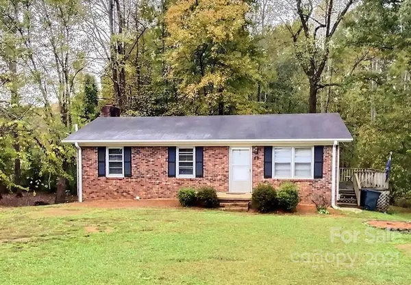 80 Julia ST, Columbus, NC 28722