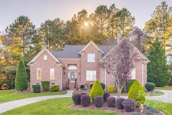 301 Gallant CIR, China Grove, NC 28023