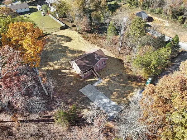 830 Limerick DR, Dallas, NC 28034
