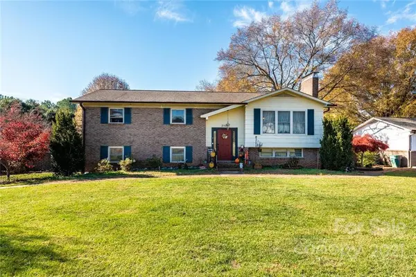 2109 Dove ST, Newton, NC 28658