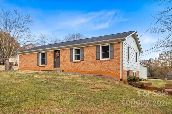 1576 Eastover DR NW, Conover, NC 28613