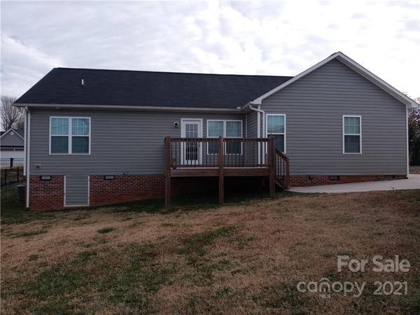 1877 Ranchland DR NW, Conover, NC 28613