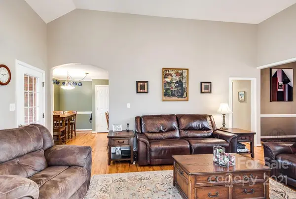 4074 Brickfield ST, Hickory, NC 28602
