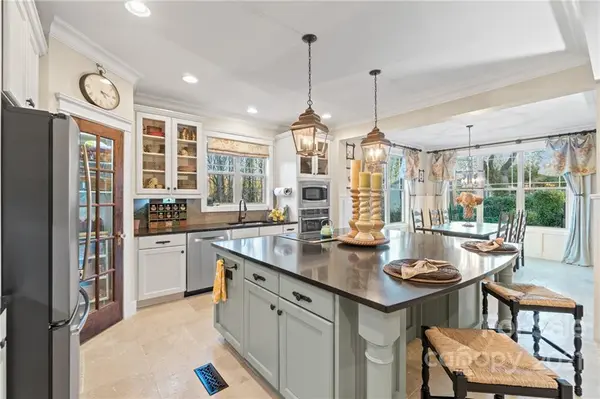 237 Hillandale DR, Charlotte, NC 28270