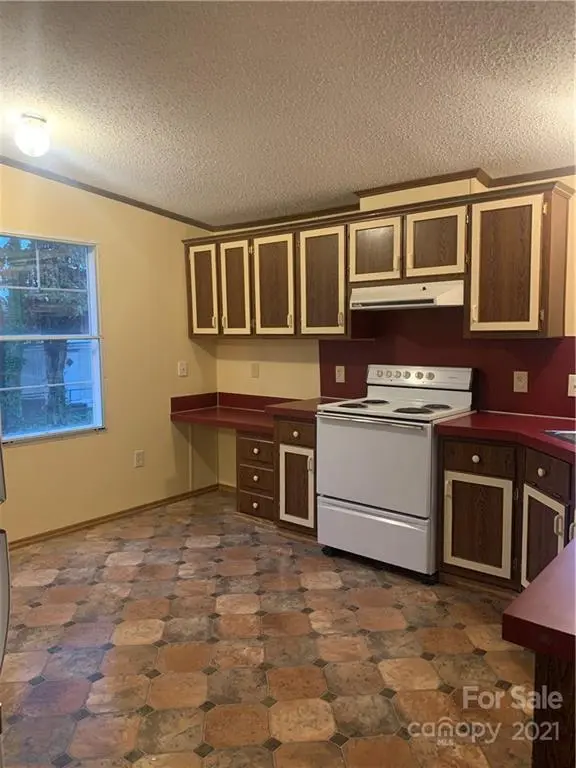 4104 Gatewood DR, Hudson, NC 28638