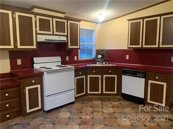 4104 Gatewood DR, Hudson, NC 28638
