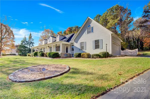 4885 Moonlite Bay DR, Sherrills Ford, NC 28673