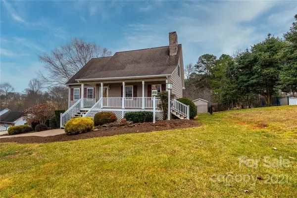 5546 Creek point DR, Hickory, NC 28601