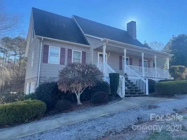 5546 Creek point DR, Hickory, NC 28601