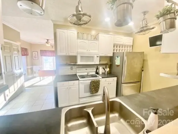 472 Windsor DR, Taylorsville, NC 28681