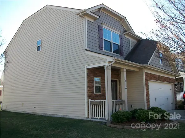 2936 Berry Creek RD, Charlotte, NC 28214