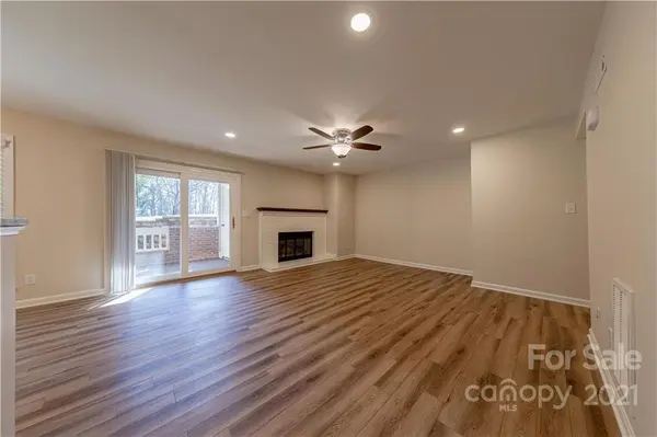7952 Greenside CT, Charlotte, NC 28277