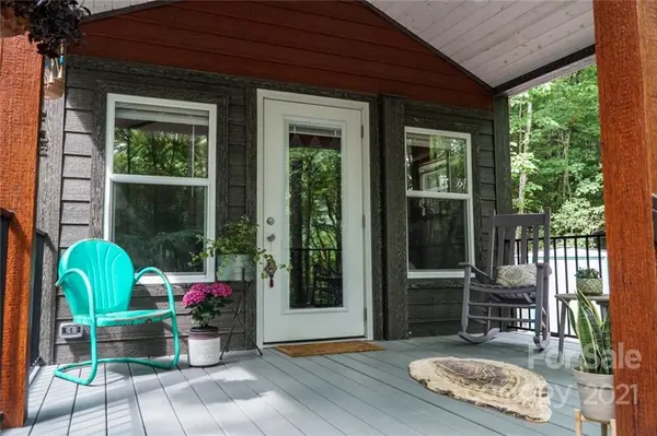 243 Jonquil Woods RD, Franklin, NC 28734