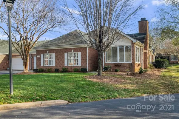 8213 Olde Troon DR, Charlotte, NC 28277