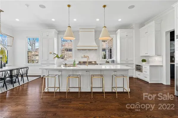 128 S Canterbury RD, Charlotte, NC 28211