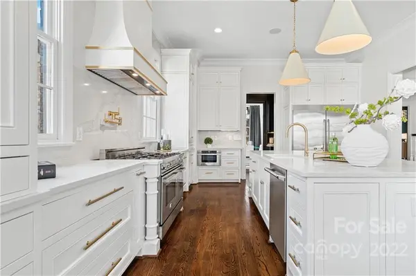 128 S Canterbury RD, Charlotte, NC 28211