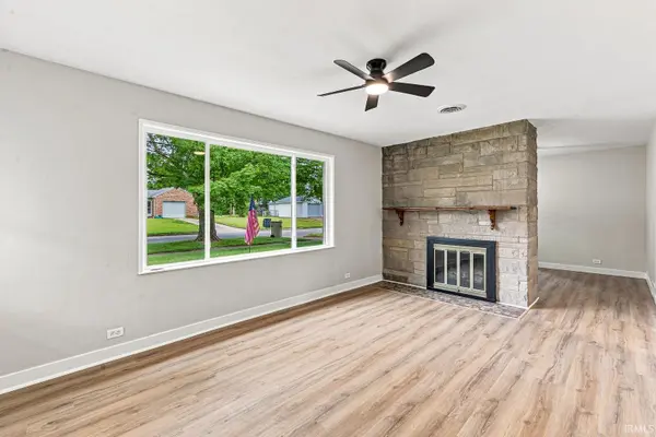102 S Greenlawn AVE, South Bend, IN 46617