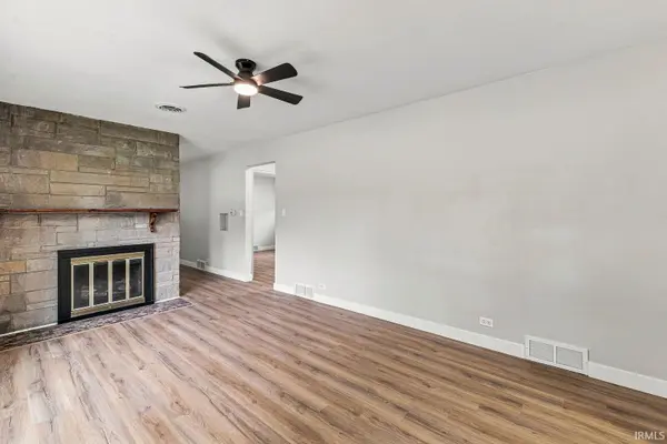 102 S Greenlawn AVE, South Bend, IN 46617