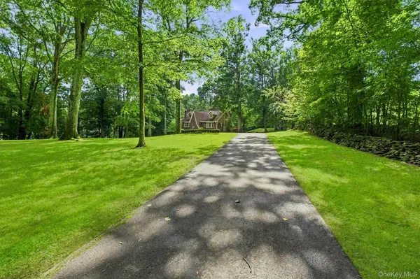 61 Bowe LN, Lagrangeville, NY 12540