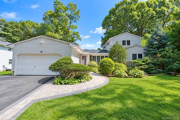23 Pimlico DR, Commack, NY 11725