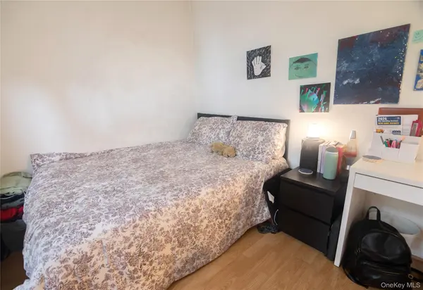 22-07 19th ST #D, Astoria, NY 11105