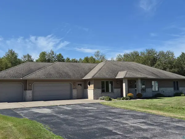 3020 E 8th St, Superior, WI 54880-548