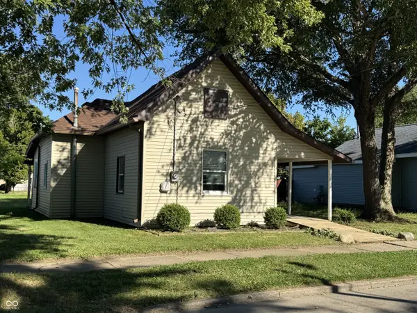 1051 John ST, Frankfort, IN 46041
