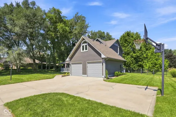 4510 Runyon Deer LN, Greenwood, IN 46142