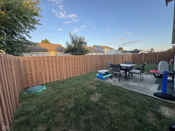 155 Thistlewood DR, Greenfield, IN 46140