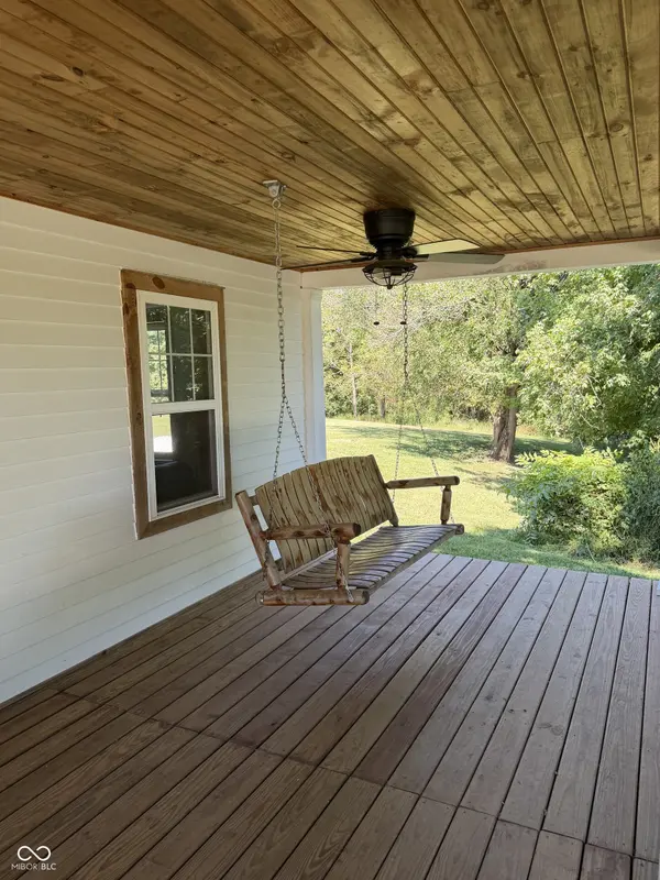 7622 Becks Grove RD, Freetown, IN 47235