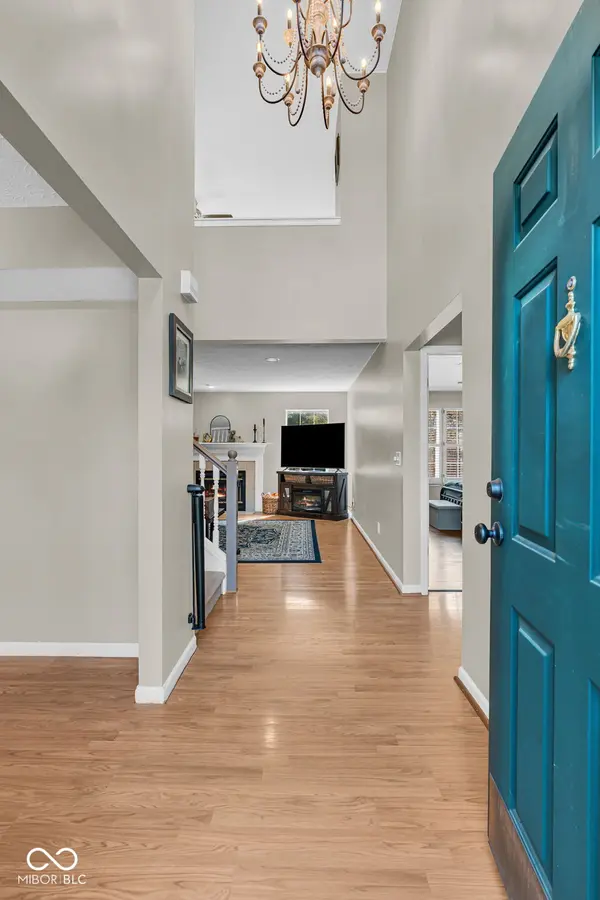 216 Creekview CIR, Mooresville, IN 46158