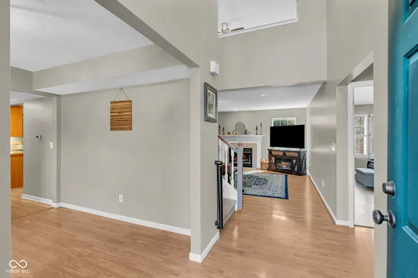 216 Creekview CIR, Mooresville, IN 46158