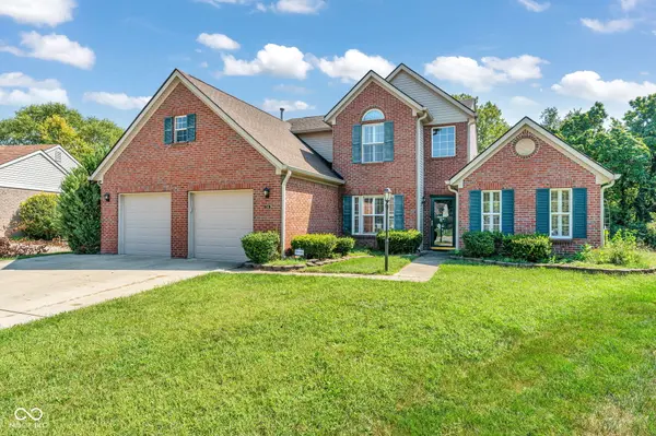216 Creekview CIR, Mooresville, IN 46158
