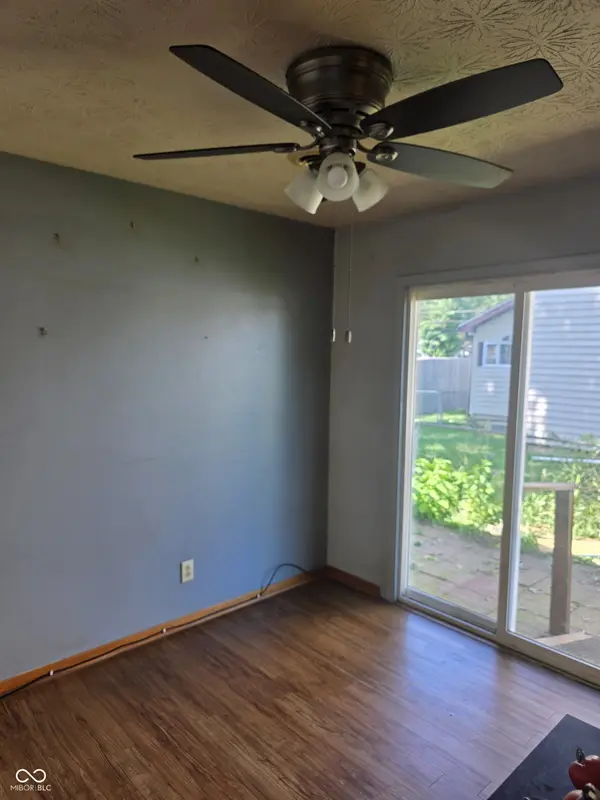 370 Northeast ST, Mooresville, IN 46158