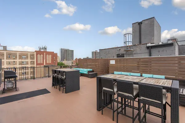 5718 N Winthrop AVE #708, Chicago, IL 60660